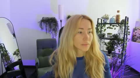 Snapshot of astramonroe chatting on 20, 4, 2026 astramonroe online show from 20, 4, 2026