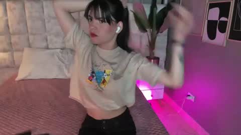 astrid_velle online show from 2, 7, 2026