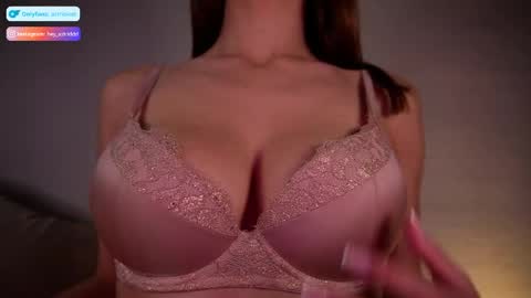Snapshot of astridwet chatting on 4, 4, 2026 Astrid online show from 4, 4, 2026