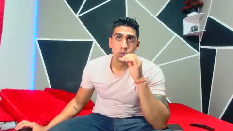 Snapshot of astromgrey chatting on 8, 2, 2025 Astrom model independent online show from 8, 2, 2025