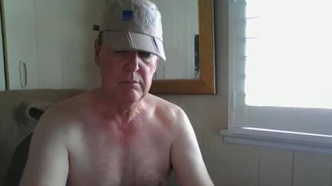 Snapshot of astute008 chatting on 26, 3, 2026 astute008 online show from 26, 3, 2026