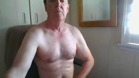 Snapshot of astute008 chatting on 23, 4, 2026 astute008 online show from 23, 4, 2026