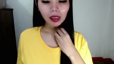 Snapshot of asuna_charming chatting on 3, 11, 2025 asuna_charming online show from 3, 11, 2025