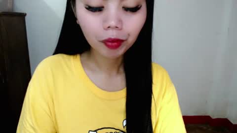 Snapshot of asuna_charming chatting on 3, 11, 2025 asuna_charming online show from 3, 11, 2025