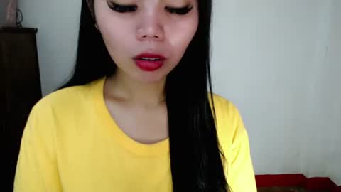 Snapshot of asuna_charming chatting on 4, 11, 2025 asuna_charming online show from 4, 11, 2025