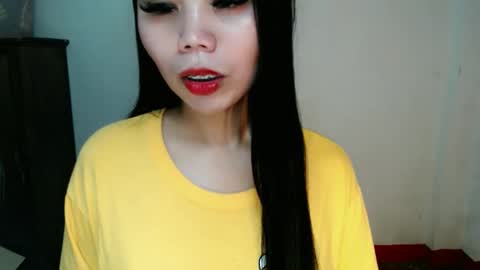 Snapshot of asuna_charming chatting on 19, 11, 2025 asuna_charming online show from 19, 11, 2025