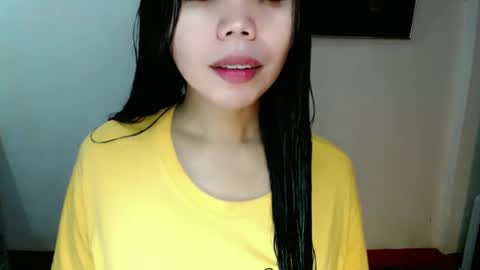 Snapshot of asuna_charming chatting on 5, 12, 2025 asuna_charming online show from 5, 12, 2025