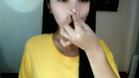 Snapshot of asuna_charming chatting on 15, 12, 2025 asuna_charming online show from 15, 12, 2025