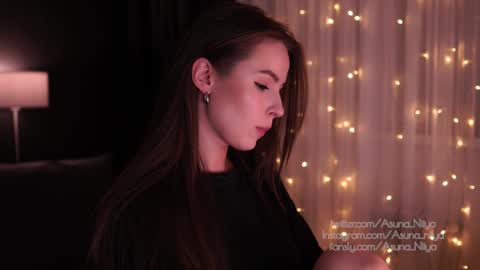 Asuna Niiya - online show from 29, 12, 2024