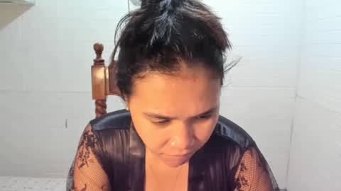 Snapshot of asuzaka27 chatting on 19, 12, 2024 asuzaka27 online show from 19, 12, 2024