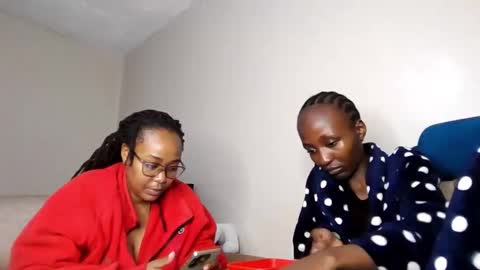 Snapshot of atara_seren chatting on 6, 5, 2026 atara_seren online show from 6, 5, 2026