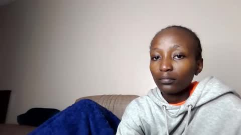 Snapshot of atara_seren chatting on 13, 5, 2026 atara_seren online show from 13, 5, 2026
