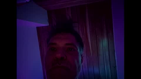 Snapshot of athandrew chatting on 13, 4, 2026 jonnyandrew online show from 13, 4, 2026