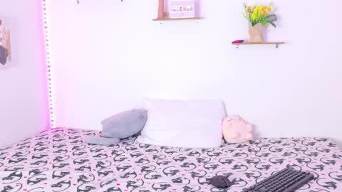 Snapshot of athena_makri05 chatting on 17, 1, 2025 ATENEA MAKRI online show from 17, 1, 2025