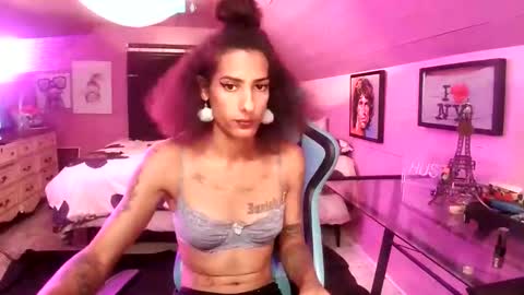 Snapshot of athena_the_godess chatting on 13, 10, 2025 xoxo G0DD3SS xoxox online show from 13, 10, 2025