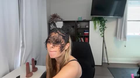 Snapshot of athleticsoles chatting on 14, 4, 2026 athleticsoles online show from 14, 4, 2026