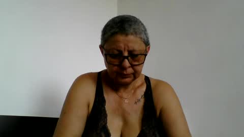 Snapshot of atikaarea chatting on 1, 7, 2026 atikaarea online show from 1, 7, 2026