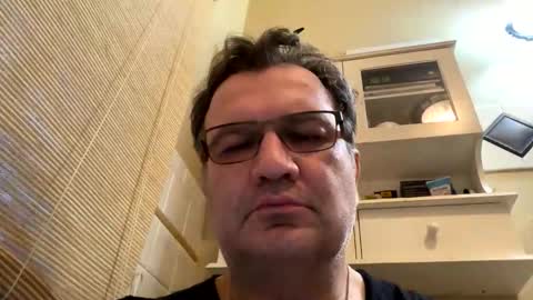 Snapshot of atozzzz chatting on 19, 4, 2026 atozzzz online show from 19, 4, 2026