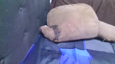 Snapshot of atr2424293280 chatting on 12, 11, 2025 A online show from 12, 11, 2025