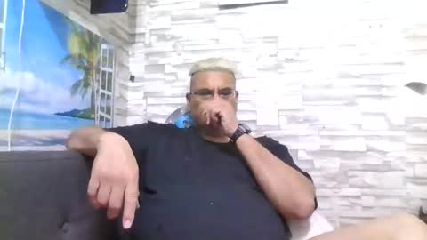 Snapshot of atr2424293280 chatting on 26, 11, 2025 A online show from 26, 11, 2025