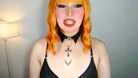 Snapshot of audreyholloway chatting on 12, 3, 2026 Audrey online show from 12, 3, 2026