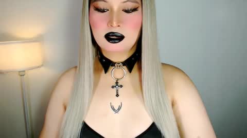 Snapshot of audreyholloway chatting on 28, 4, 2026 Audrey online show from 28, 4, 2026