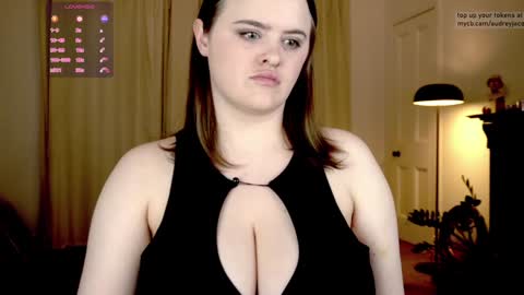 Audrey Jacq online show from 6, 1, 2025