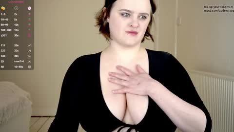 Audrey Jacq online show from 3, 2, 2026