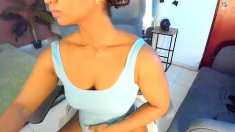 Snapshot of audry_montero1 chatting on 12, 10, 2025 Audry online show from 12, 10, 2025