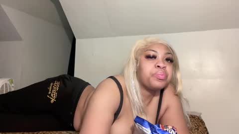 Snapshot of aunyxxx chatting on 21, 2, 2025 aunyxxx online show from 21, 2, 2025