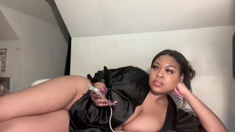 Snapshot of aunyxxx chatting on 13, 10, 2025 aunyxxx online show from 13, 10, 2025