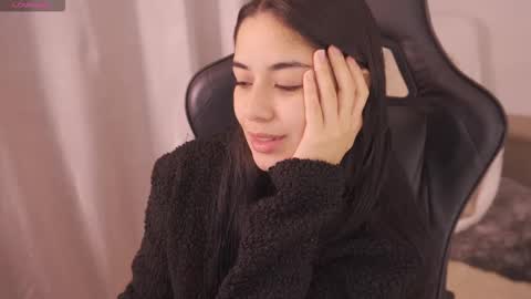 Snapshot of aura_sensual chatting on 11, 10, 2025 . online show from 11, 10, 2025