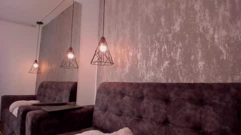 Aura online show from 16, 9, 2025