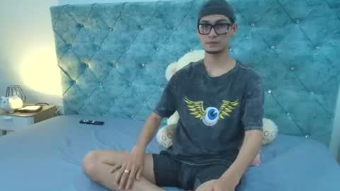 auren_nova online show from 15, 7, 2026