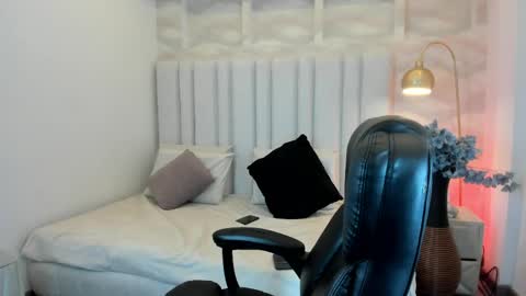 Aurora online show from 9, 6, 2026