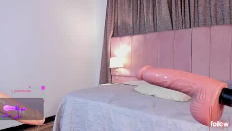 aurora_divine online show from 8, 1, 2025