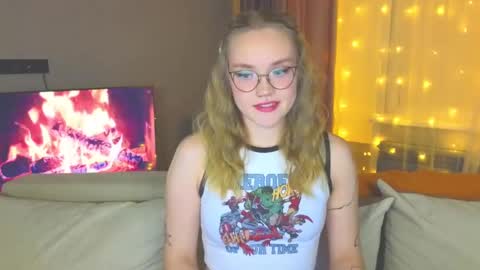 Snapshot of aurora_golden chatting on 16, 12, 2024 Kate online show from 16, 12, 2024
