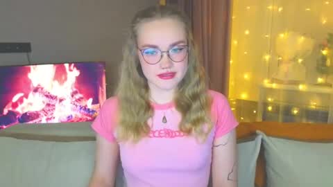 Snapshot of aurora_golden chatting on 24, 12, 2024 Kate online show from 24, 12, 2024