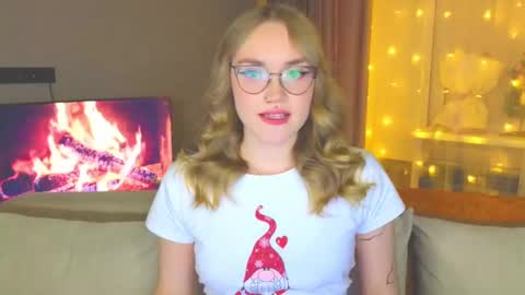 Snapshot of aurora_golden chatting on 26, 12, 2024 Kate online show from 26, 12, 2024
