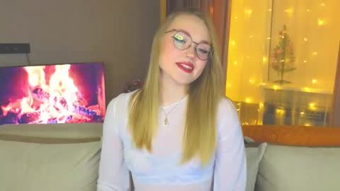 Snapshot of aurora_golden chatting on 30, 12, 2024 Kate online show from 30, 12, 2024