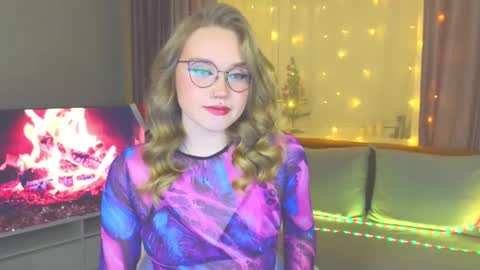 Snapshot of aurora_golden chatting on 4, 1, 2025 Kate online show from 4, 1, 2025