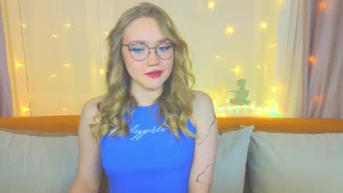 Snapshot of aurora_golden chatting on 9, 2, 2025 Kate online show from 9, 2, 2025