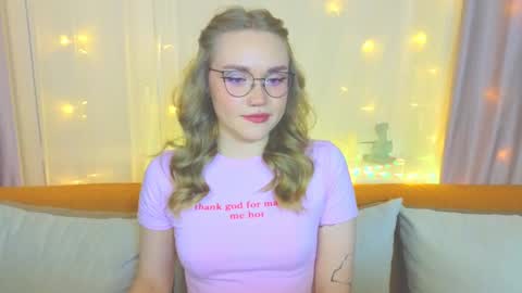 Snapshot of aurora_golden chatting on 13, 2, 2025 Kate online show from 13, 2, 2025