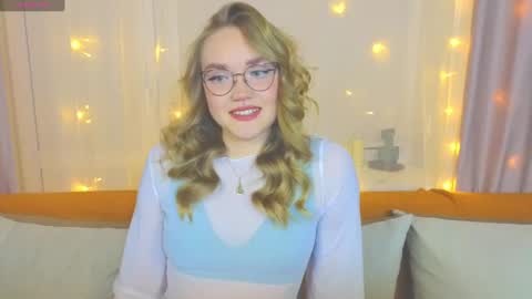 Snapshot of aurora_golden chatting on 20, 2, 2025 Kate online show from 20, 2, 2025