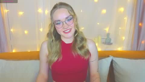 Snapshot of aurora_golden chatting on 28, 2, 2025 Kate online show from 28, 2, 2025