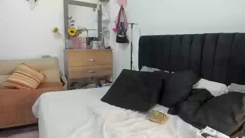 Snapshot of aurora_moonm chatting on 14, 3, 2026 aurora_moonm online show from 14, 3, 2026