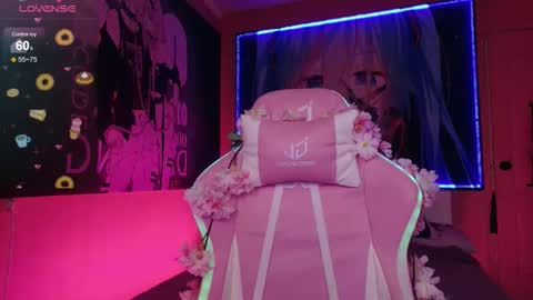 Snapshot of aurora_radiance chatting on 19, 10, 2025 Serena online show from 19, 10, 2025