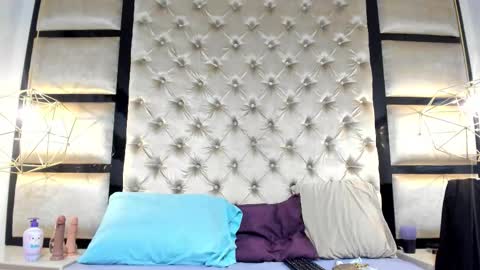 Snapshot of aurora_rossii chatting on 9, 9, 2025 aurora_rossii online show from 9, 9, 2025