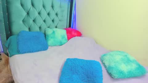 aurora_sky9 online show from 18, 12, 2025