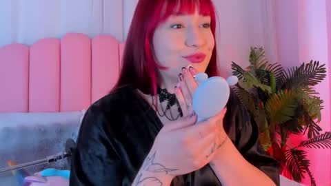 Snapshot of aurora_sweet2 chatting on 21, 10, 2025 Madison online show from 21, 10, 2025